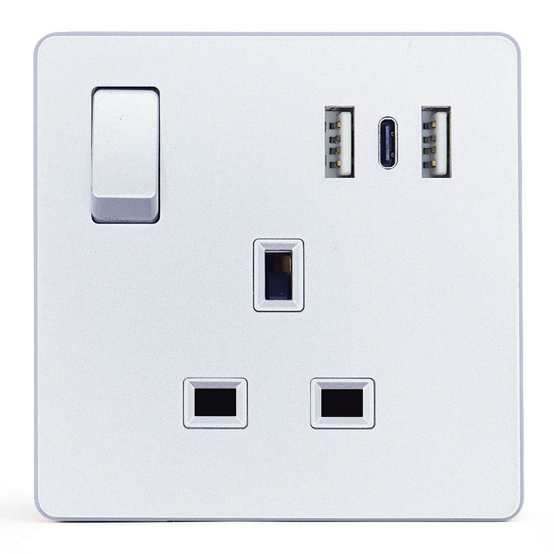 Single Silver Wall Socket With 2X USB A and 1X USB C Port
